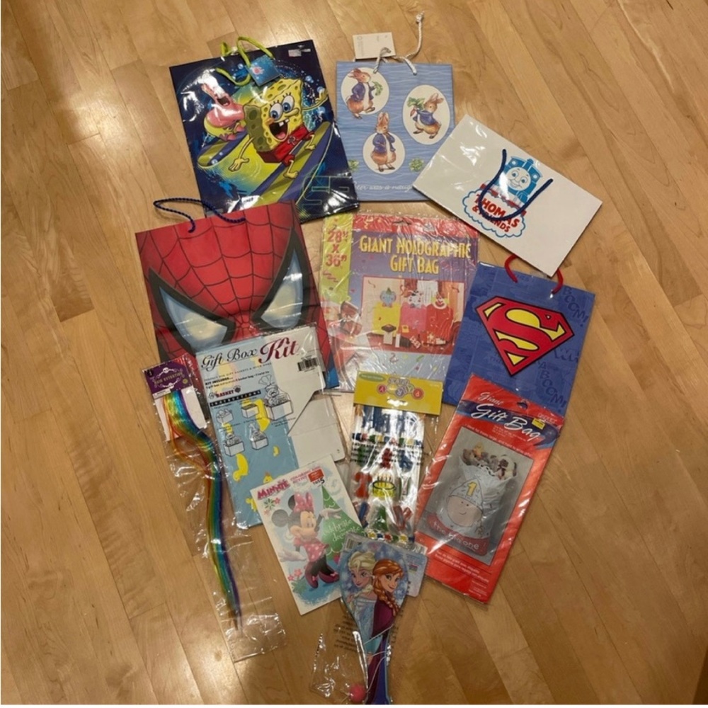 Kids gift bags, goodie bags, prizes bundle
